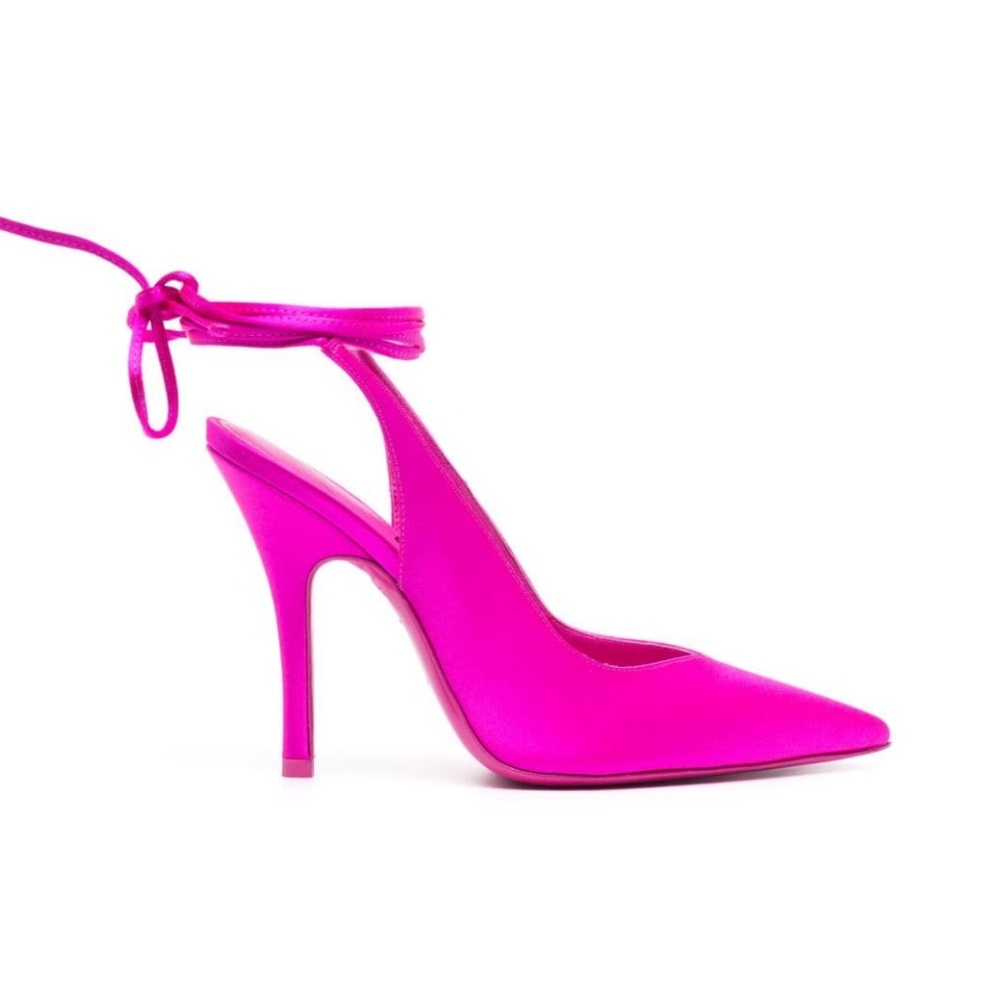 The Attico Venus slinbacks in color strawberry